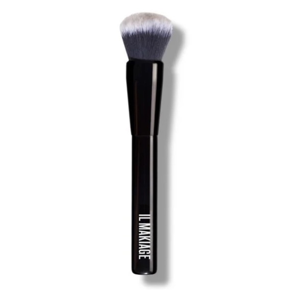 IL MAKIAGE Other - Il makiage foundation brush